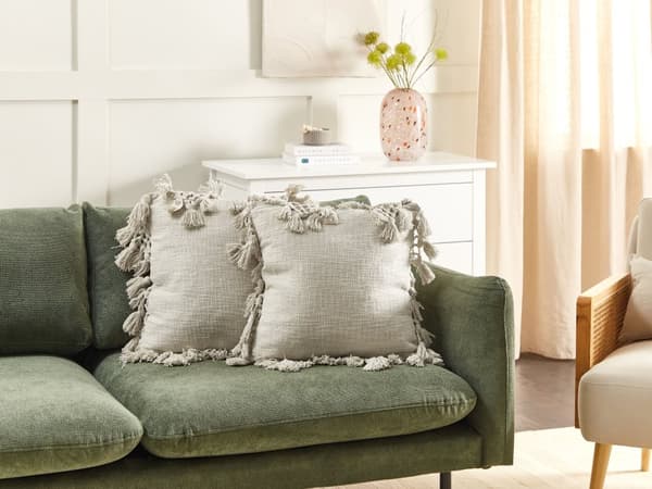 Sæt med 2 spredte puder i beige bomuldsstof 45 x 45 cm med kvaster Strikket boligtilbehør