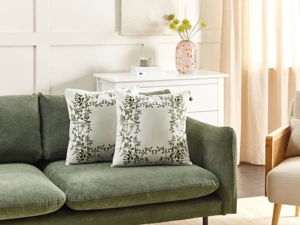 Sæt med 2 pyntepuder i hvidt og grønt bomuldsstof 45 x 45 cm med blomstermønster Håndlavet tilbehør til boligindretning