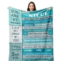 Miniatyrbild 1 av 7: OBOSOE Nipottgifter från moster/onkel – Examenpresent till min nipott. "Till min nipott" – 60×50 tum dotterdug