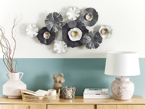 Vægdekoration Grå hvid og guld jern 90 x 49 cm Metal Skulptur Kunst Blomster Glam Moderne Tilbehør