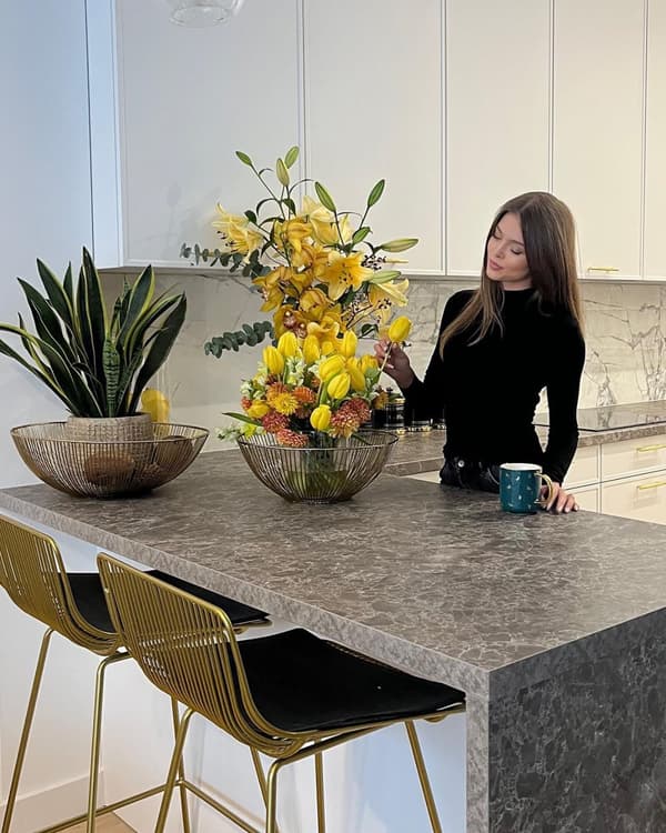 Set med 3 Dekorativa Skålar Guld Metall Rund Accent Skål Öppen Design