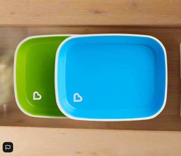 Munchkin Splash Plates 2 Pack With Grip 1 Blue And 1 Green