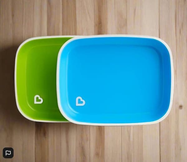 Munchkin Splash Plates 2 Pack With Grip 1 Blue And 1 Green