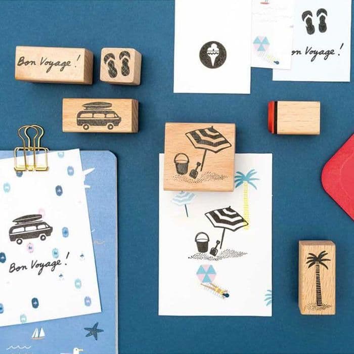 Set med 6 trästämplar och 1 bläck 'Rico Design' Bon voyage