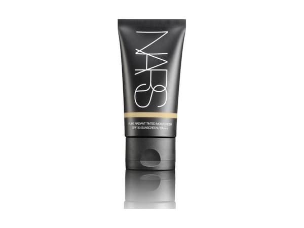 Nars Pure Radiant sävyttävä kosteusvoide SPF30 - Dame - 50 ml #St.Moritz