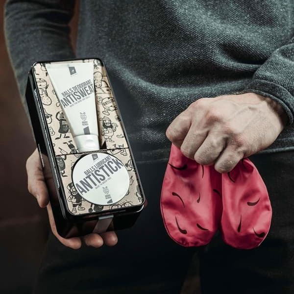 ANGRY BEARDS Set med bollar med väska 150 ml