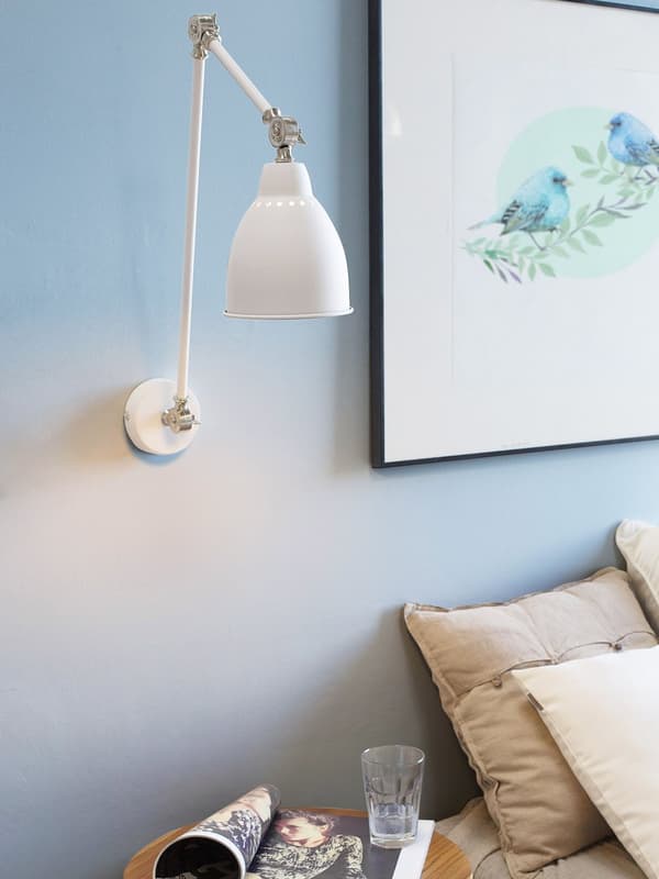 Vägglampa Vit med Silver Metall Lång Svängarm Läslampa Modern Design