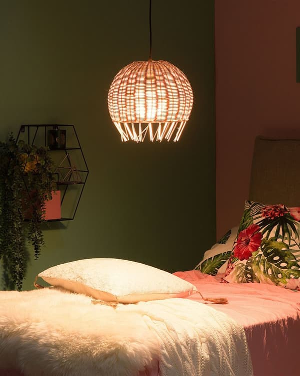 Pendel Lampe Beige Rattan ø 27x150 cm Dekorativ Rund Hængelampe Træ Flet Kuppel Form Boho Stil til Stue Soveværelse over Spisebord Indretning