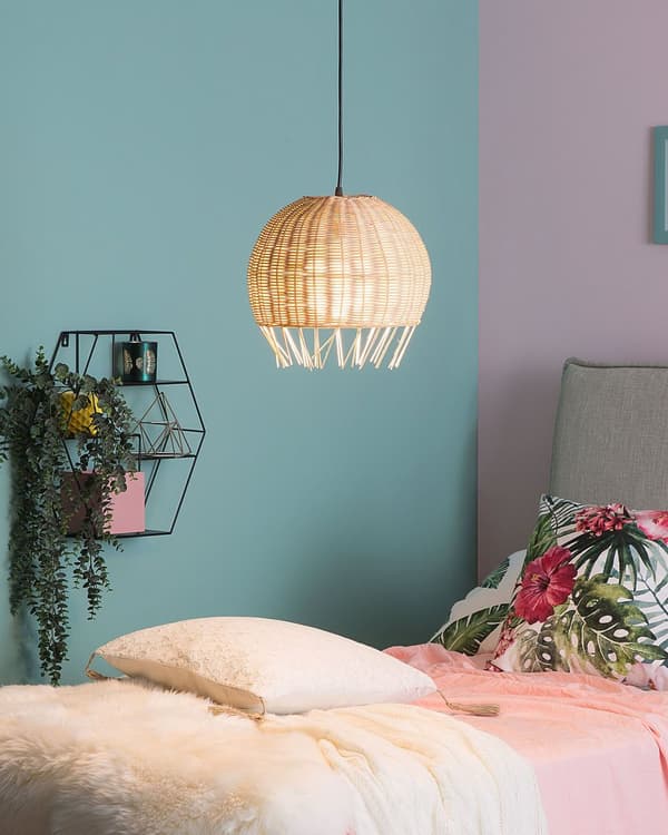 Pendel Lampe Beige Rattan ø 27x150 cm Dekorativ Rund Hængelampe Træ Flet Kuppel Form Boho Stil til Stue Soveværelse over Spisebord Indretning