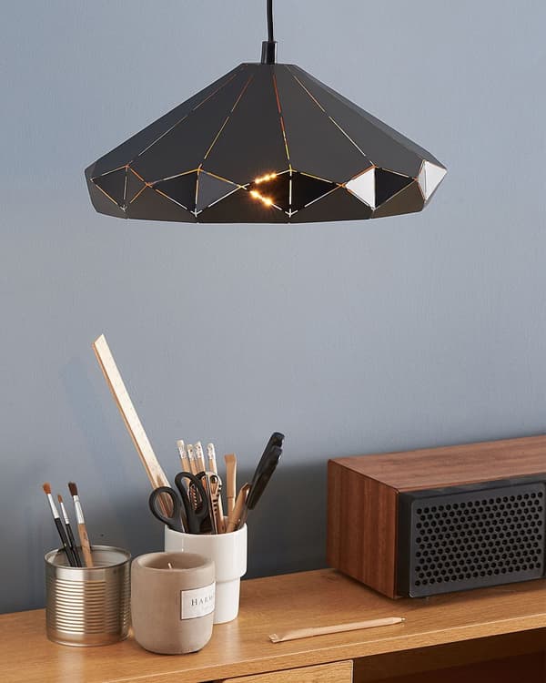 Loftlampe Sort Metal 112 cm med en Gennembrudt Geometrisk Lampeskærm