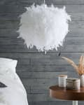 Miniatyrbillede 2 af 6: Pendel Lampe Hvid Fjer og Plastik ø 40 x 34 cm Rund Snebold Kugleform Glamourøs Moderne Flot Fluffy Hængelampe Retro Stue Soveværelse Dekor