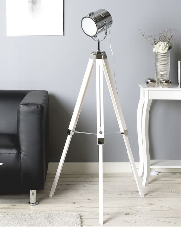 Gulvlampe hvid og sølv metal fyrretræ stel 143 x 70 x 70 cylinder formet tripod spotlight skærm blank design dekor