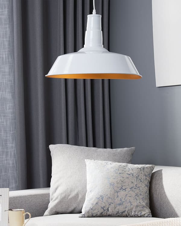 Hvid Metal Loftslampe 173 cm med en Skinnende Industriel Stil