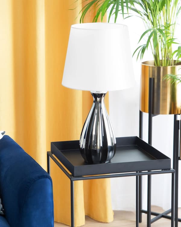 Pöytävalaisin hopea keraaminen jalka valkoinen kangasvarjostin uurrettu yöpöydän glamour