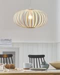 Miniatyrbillede 2 af 10: Hængelampe Lyst Bambustræ med Hvid PVC og Metal Mat ø 120 cm Åben Oval Skelet Lignende Struktur