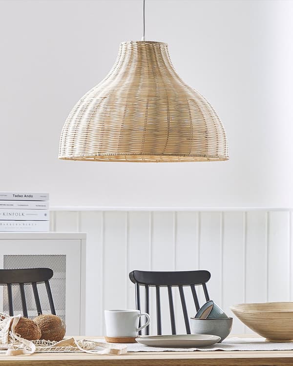 Hængelampe Rattan Beige Natur og PVC Metal 117x50 cm Klokkeformet Flet Skærm Boho Rustik Design med beroligende Lys af Høj Kvalitet