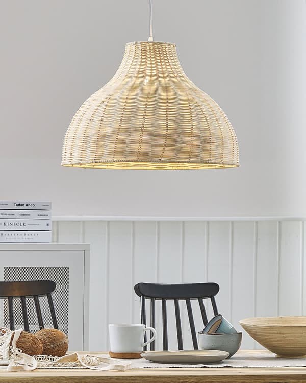 Hængelampe Rattan Beige Natur og PVC Metal 117x50 cm Klokkeformet Flet Skærm Boho Rustik Design med beroligende Lys af Høj Kvalitet