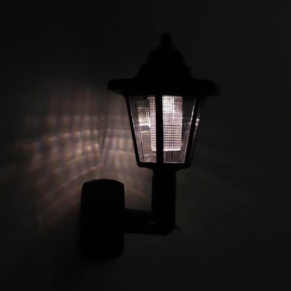 Aurinkoenergialla toimivat retro vintage-seinävalot LED Street Night Lamp Vedenpitävät valot kotimaisemaan Ulkopuutarhan aidan koristelu turvallisuus