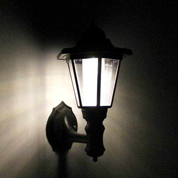 Aurinkoenergialla toimivat retro vintage-seinävalot LED Street Night Lamp Vedenpitävät valot kotimaisemaan Ulkopuutarhan aidan koristelu turvallisuus