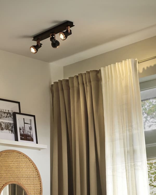 Spotlys loftslampe sort og kobber metal 3 lyskilder ø 7 cm justerbar svingarm klokkeformet skærm Spotlight design rektangulær skinne