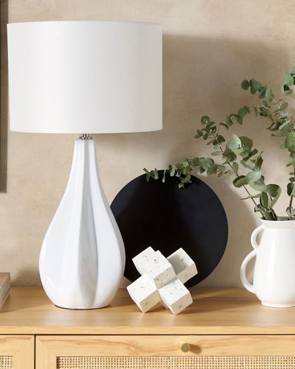 Bordlampe lys beige porselen imitert silke trommeskjerm 60H cm Glamour Stue