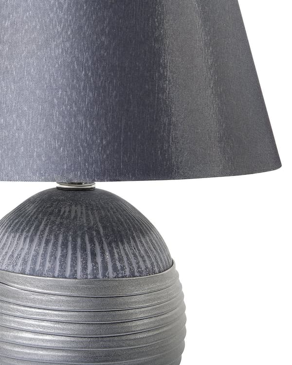 Nattbordslampe Sølvfarget keramikksokkel Kunstsilkeskjerm Kegleformet nattbordslampe