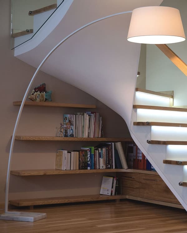 Gulvlampe Hvit Metall 234 cm Buet Ramme Bomull Trommelskjerm Marmorsokkel Moderne Design