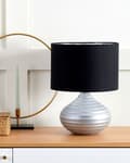 Miniatyrbilde 4 av 11: Bordlampe Sølvkeramikk 42H cm Svart polybomullsskjerm Ribbet sokkel Moderne