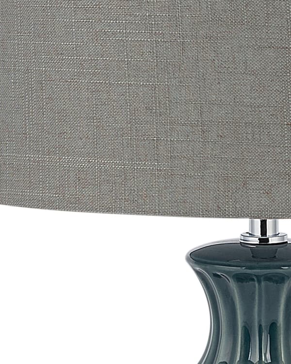 Bordlampe Grønn keramikksokkel Grå lampeskjerm av stoff Moderne