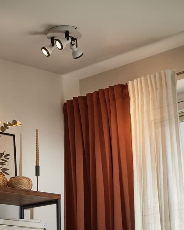 Taklampe med 3 spotter Hvit Svart Metall Svingarm Rund Kjegleformet Spotlight Moderne