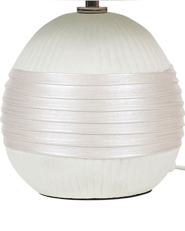 Bordlampe Off-White keramikksokkel Kunstsilkeskjerm Kegleformet nattbordslampe kremfarget