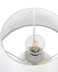Miniatyrbilde 8 av 10: Bordlampe Off-White keramikksokkel Kunstsilkeskjerm Kegleformet nattbordslampe kremfarget