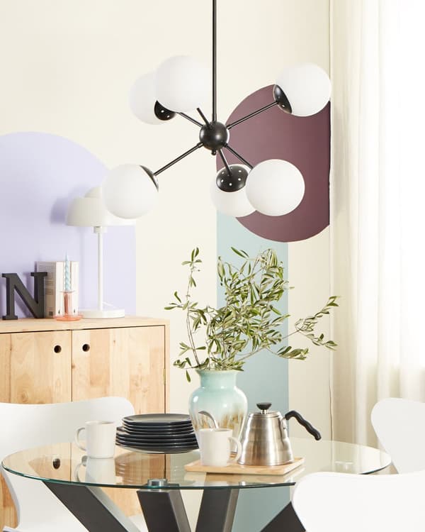 Pendellampe Svart Metall 100 cm med 6 Lyspærer Hvite Glass Globeskjermer