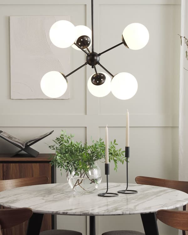 Pendellampe Svart Metall 100 cm med 6 Lyspærer Hvite Glass Globeskjermer