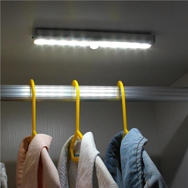 LED-lampa med Rörelsesensor - Självhäftande - 19x3 cm
