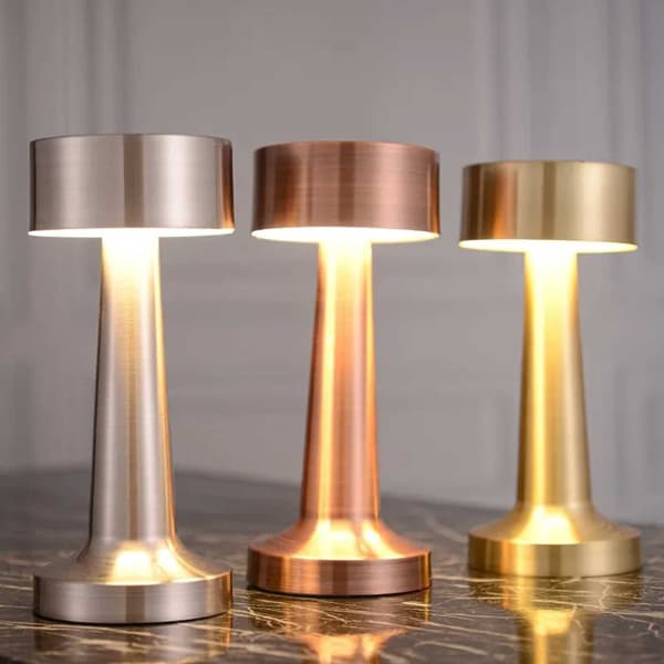 Retro oppladbar bordlampe med metalldimmer gull