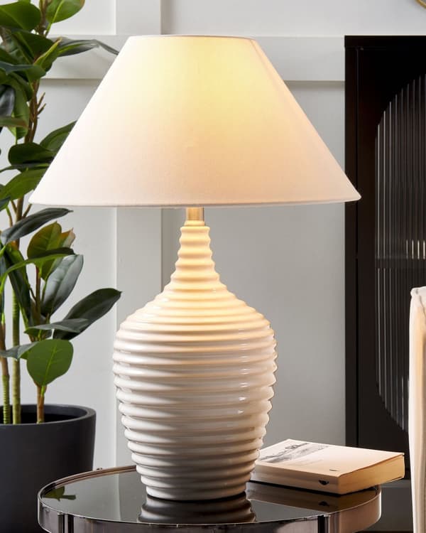 Bordlampe Beige Keramisk Base Stof Skærm Ambient Belysning Sengebordslampe