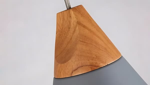 SCADI EN HVID LOFTSLAMPE