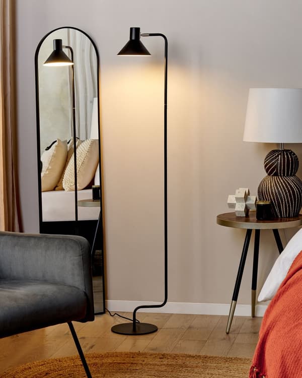 Gulvlampe Sort Metal 154 cm Justerbar kegleskærm On-Off Switch Soveværelse Stue Hjemmekontor Belysning Industrielt Design