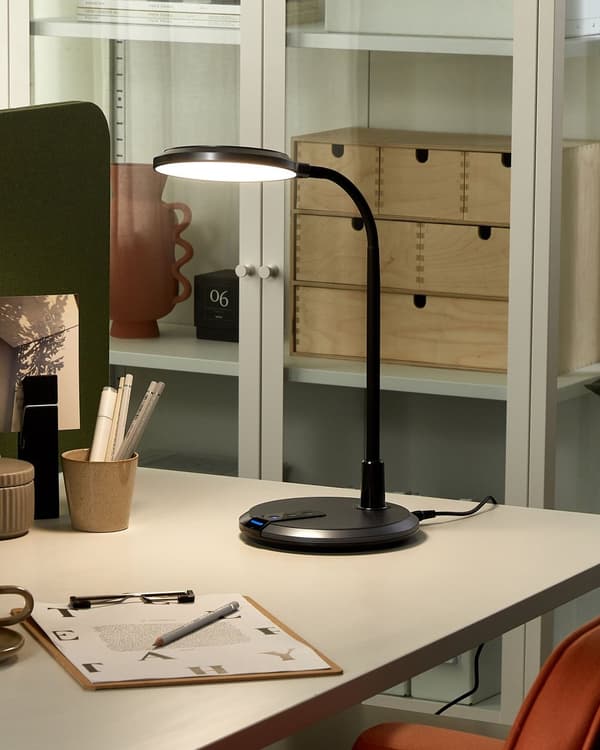 LED Skrivbordslampa Svart Syntetisk Bordslampa Läsning Dator Justerbar Arm Dimmer Färg Temperatur