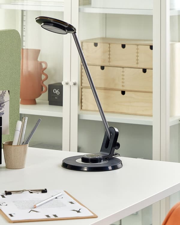 LED Bordslampa Svart Metall Bordsbelysning Läsning Dator Justerbar Arm Dimmer Färg Temperatur USB-ingång