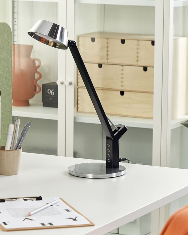 LED-pöytävalaisin hopea 17 x 40 x 17 cm muovi rauta teräs himmennin USB säädettävä moderni