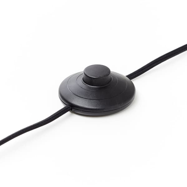 Brilliant Weald gulvlampe 1,6m sort/røg/træ metal/glas/træ fodskifte  1x A60, E27, 40 W, egnet til normal lampe (medfølger ikke)