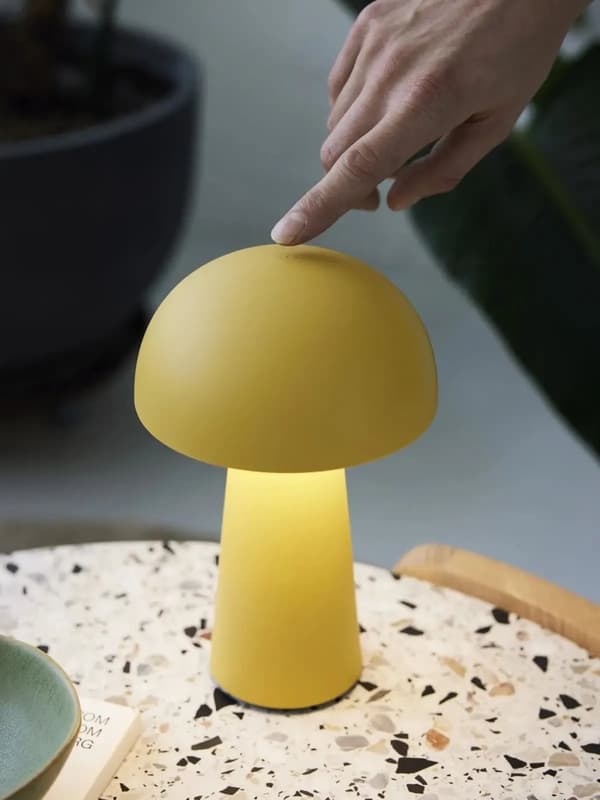 Nielsen Light Move Me Uppladdningsbar bordslampa - Dusty Yellow