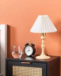 Miniatyrbillede 4 af 9: Bordlampe Lyst Egetræ Bomuld H 39 cm Dekorativ Natbordslampe med Plisseret Lampeskærm Stue Soveværelse Tilbehør Indretning Lampefod i Træ