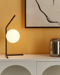 Miniatyrbilde 2 av 10: Bordlampe Hvit og svart glasskjerm Jernstang 47 cm ramme Enkelt lys Moderne design Hjemmetilbehør Stue