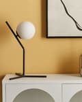 Miniatyrbilde 4 av 10: Bordlampe Hvit og svart glasskjerm Jernstang 45 cm ramme Enkelt lys Moderne design Hjemmetilbehør Stue
