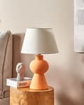 Miniatyrbillede 4 af 9: Bordlampe Orange keramikfod Tromleformet hørskærm Minimalistisk design