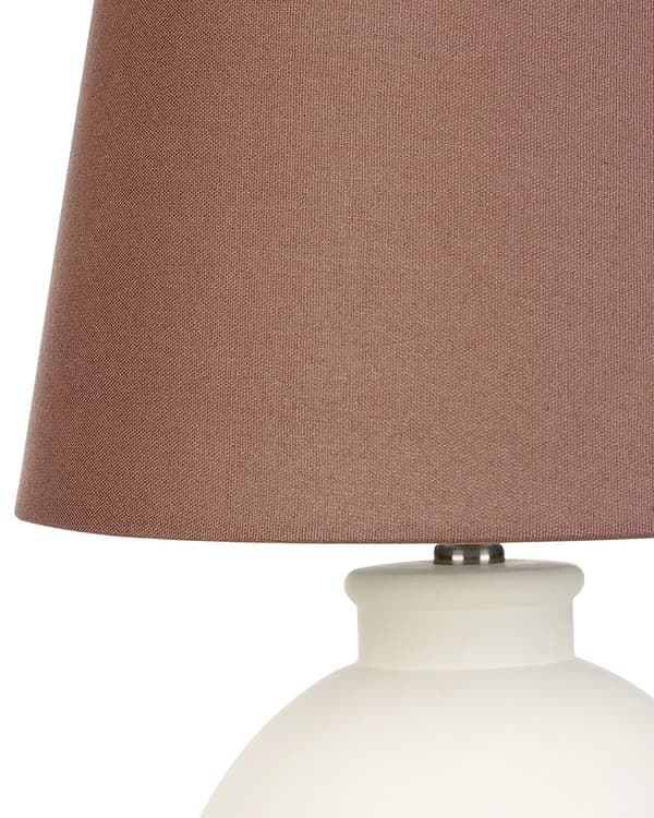 Bordlampe Hvid keramikfod Tromleformet linnedskærm Minimalistisk design
