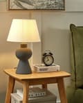 Miniatyrbilde 2 av 9: Bordlampe Grå Keramikk Lampeskjerm i lin Minimalistisk design Belysning Dekorativ Nattlampe